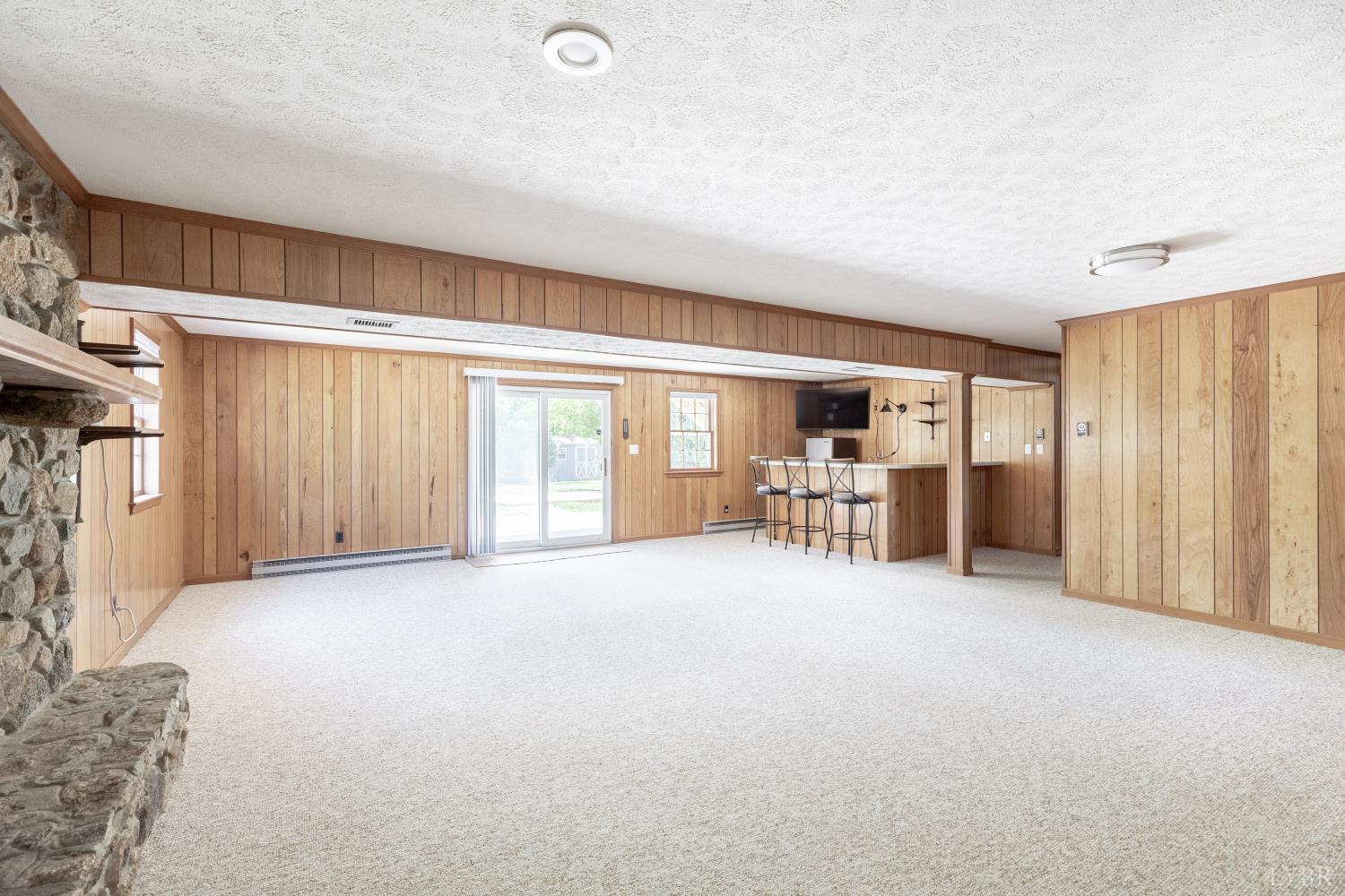 1121 Moreview Drive