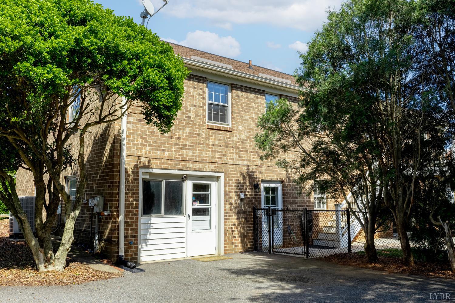 1121 Moreview Drive