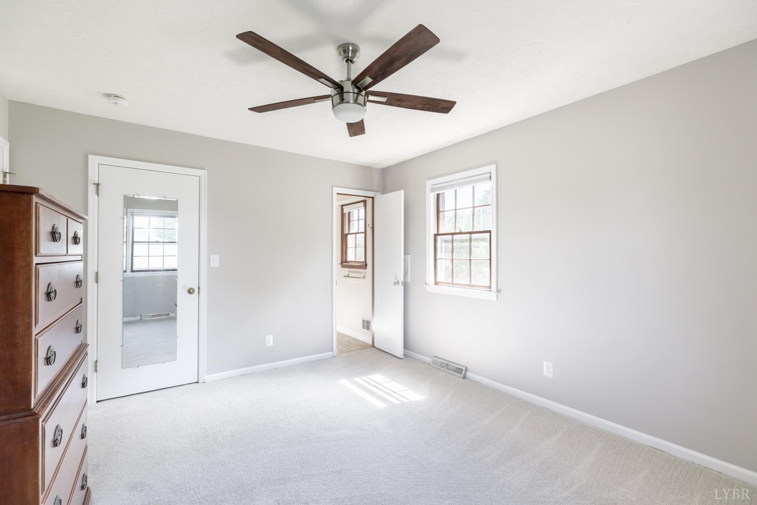 1121 Moreview Drive