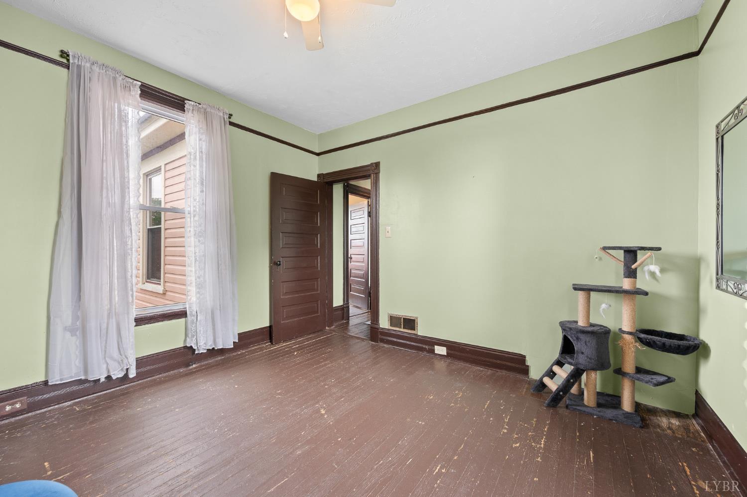 1011 16th Street