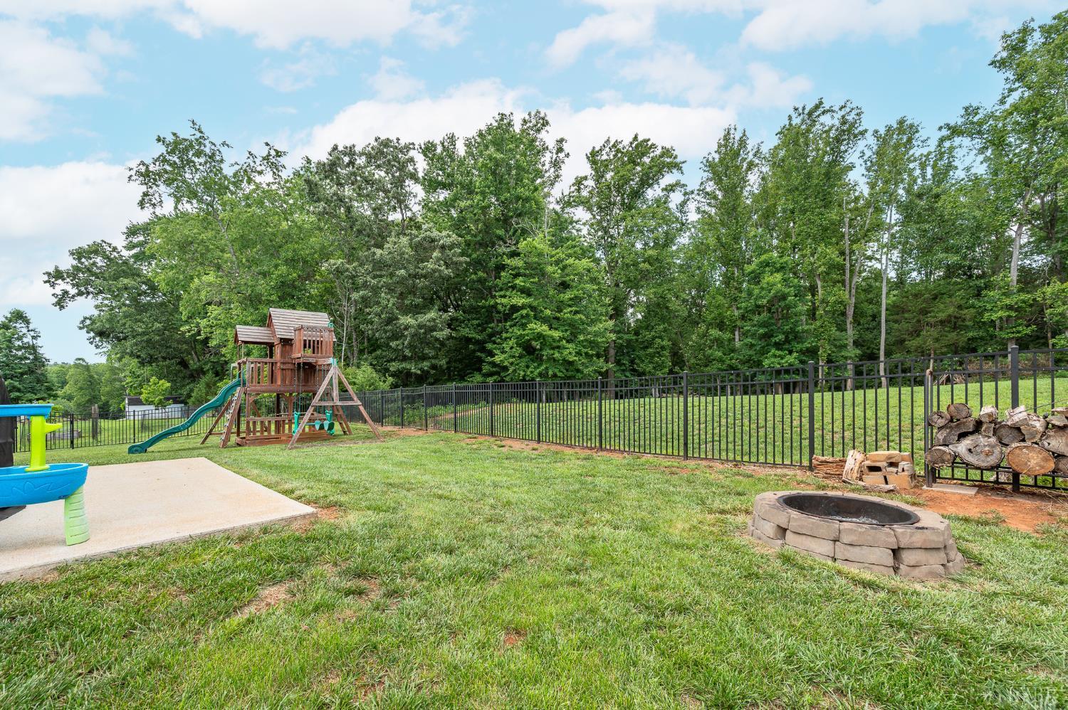 1075 Hooper Woods Drive