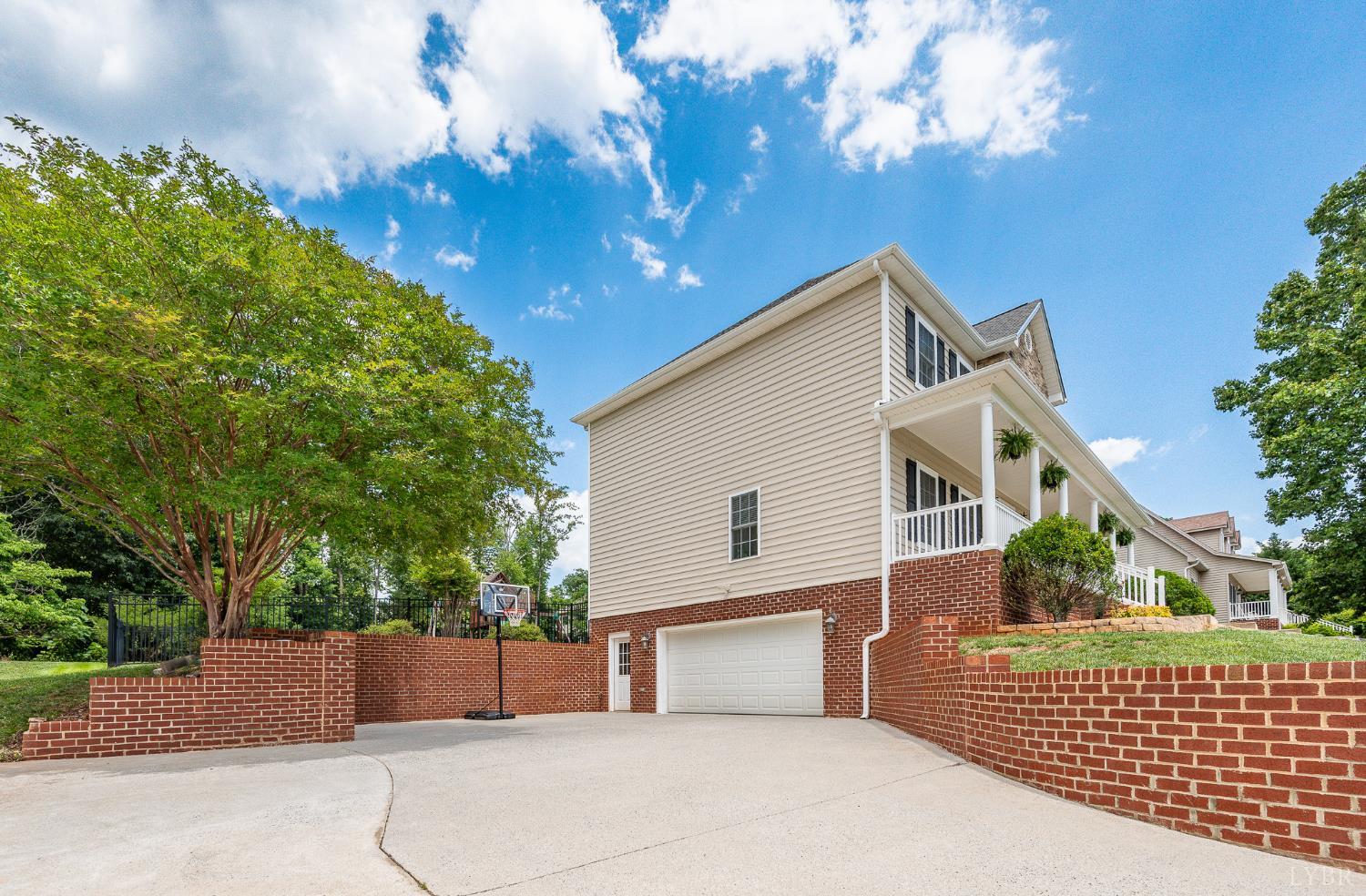 1075 Hooper Woods Drive