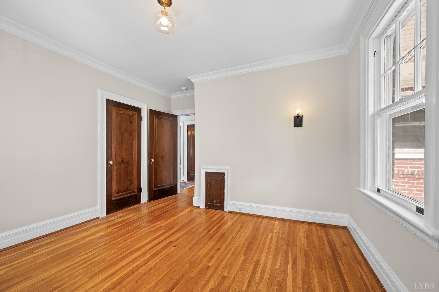 240 Warwick Lane