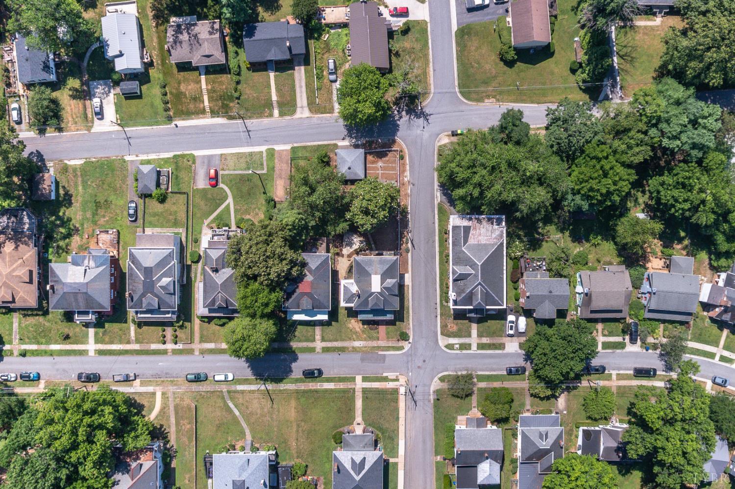240 Warwick Lane