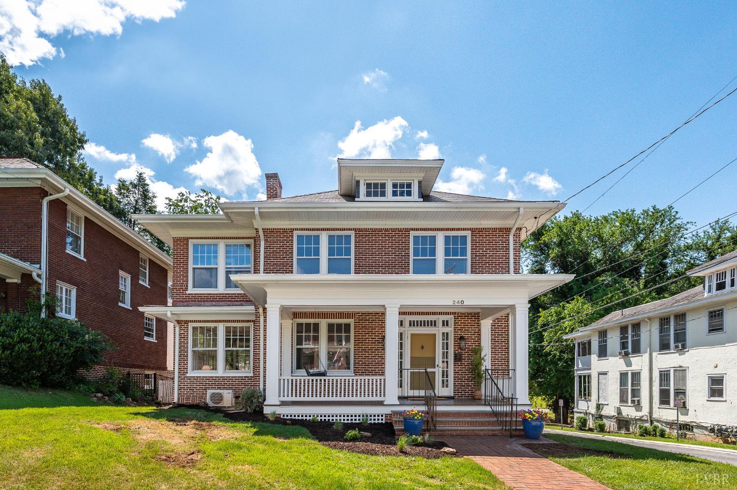 240 Warwick Lane
