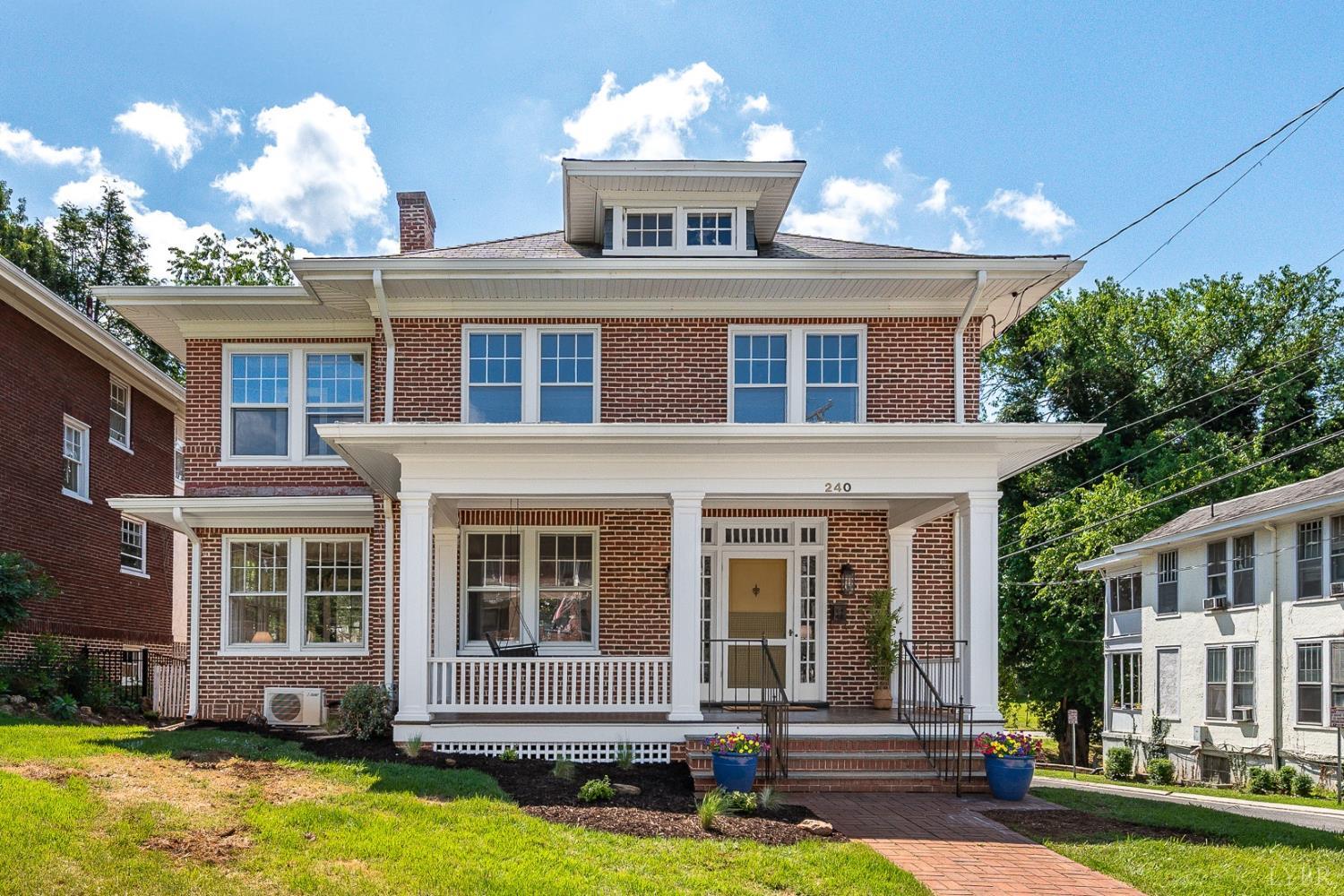 240 Warwick Lane