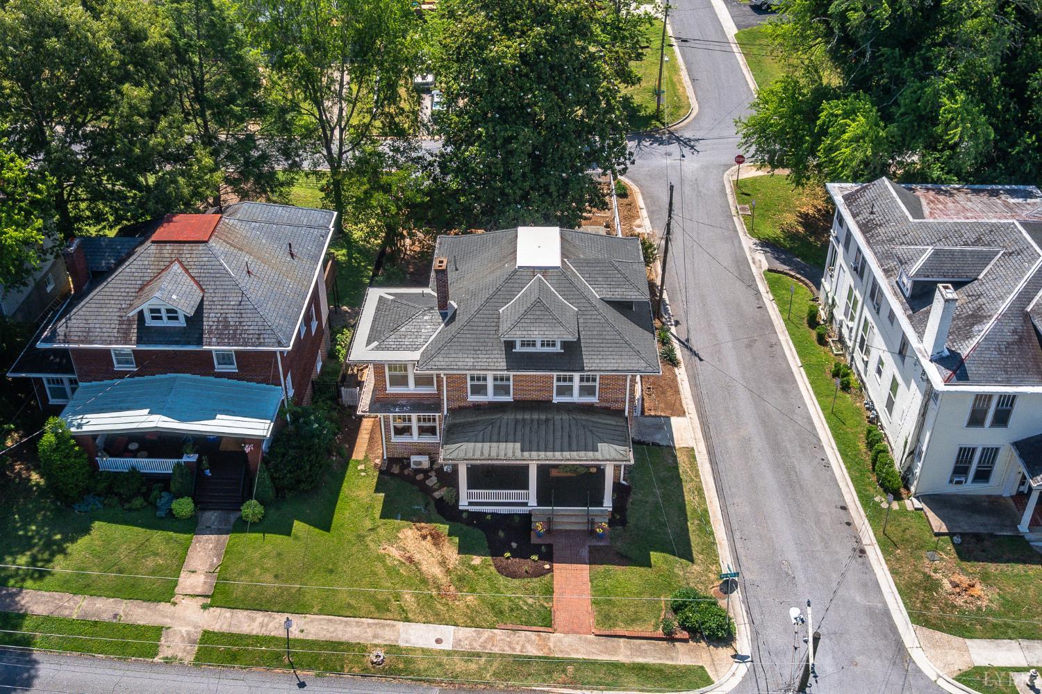 240 Warwick Lane