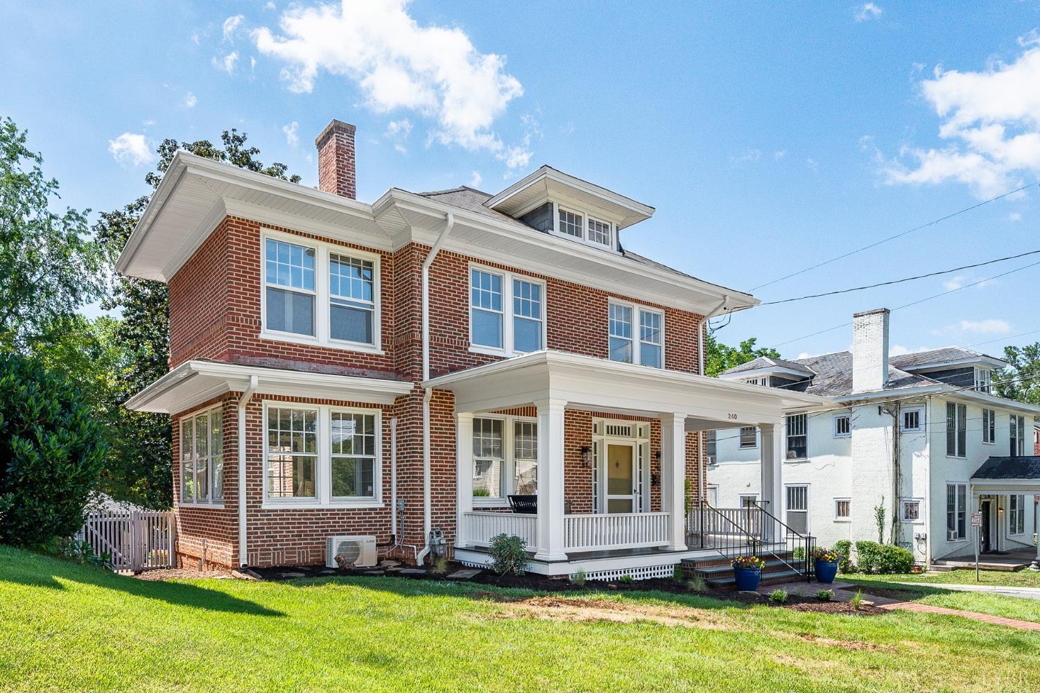 240 Warwick Lane