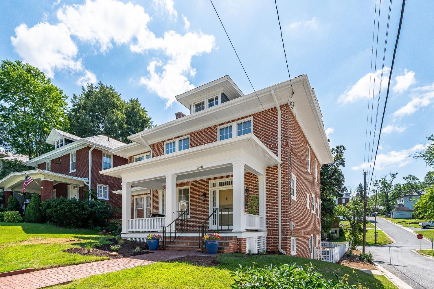 240 Warwick Lane