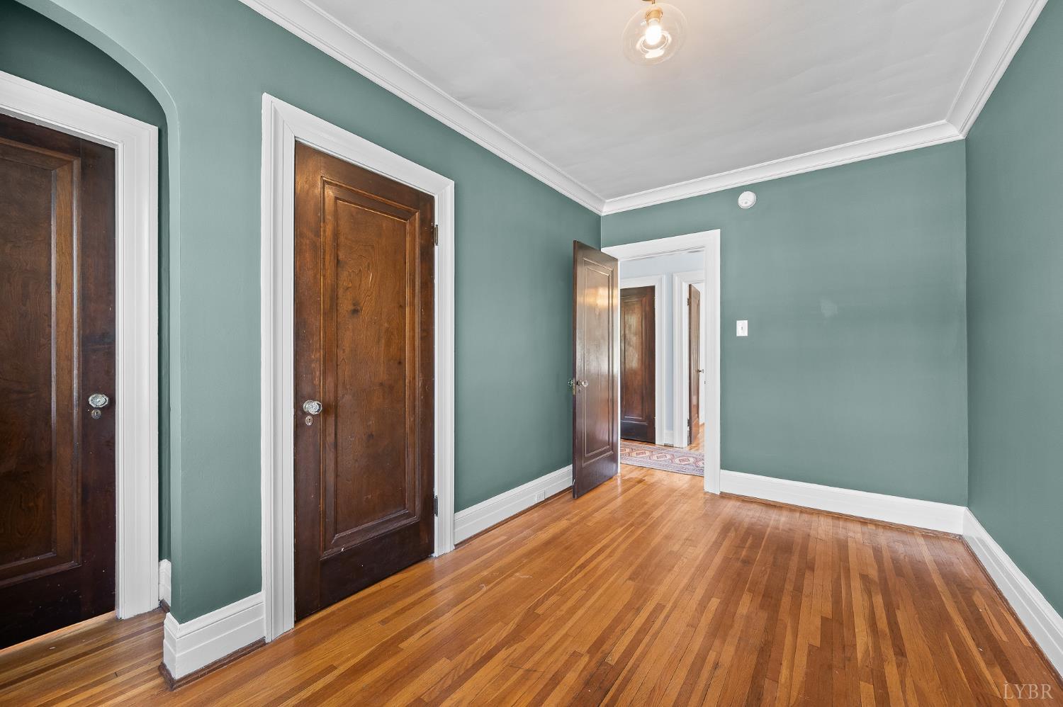 240 Warwick Lane