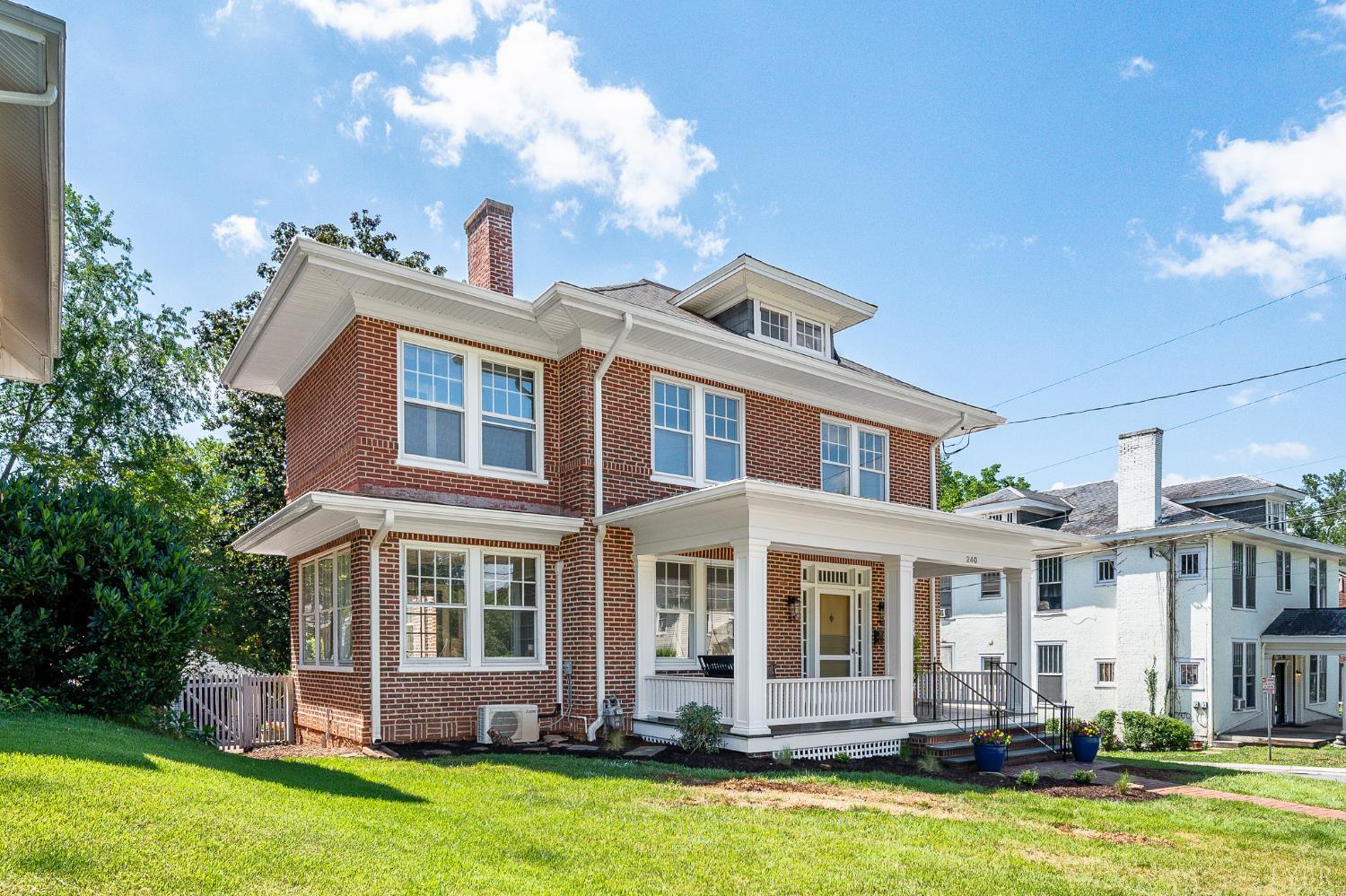 240 Warwick Lane