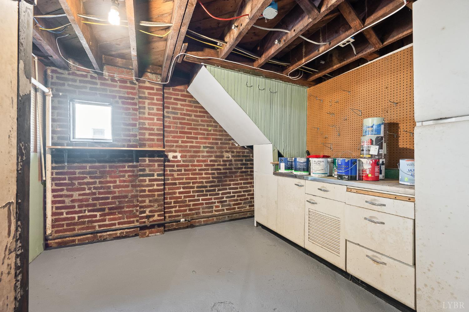 240 Warwick Lane
