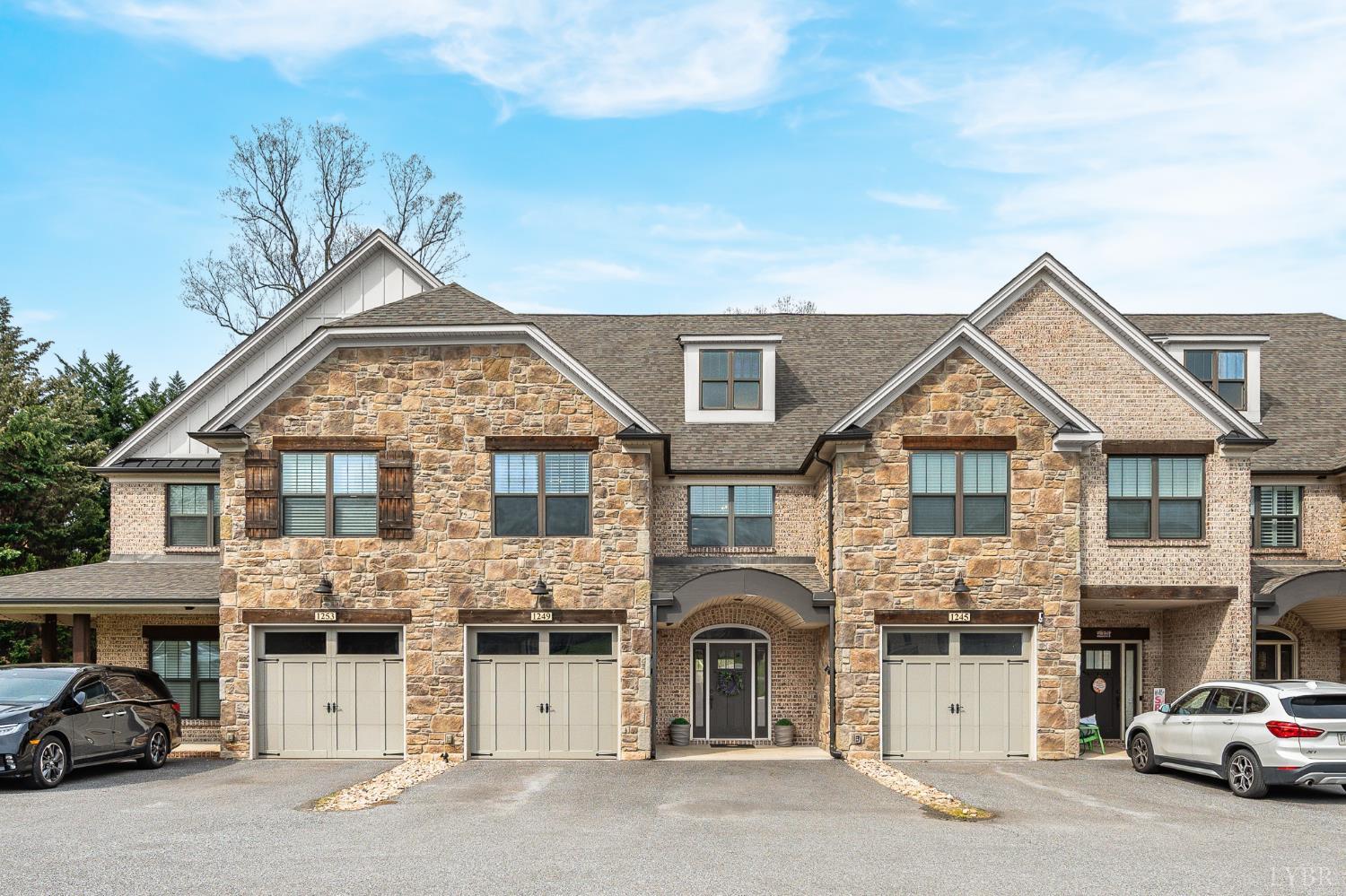 1249 Sleepy Oak Lane