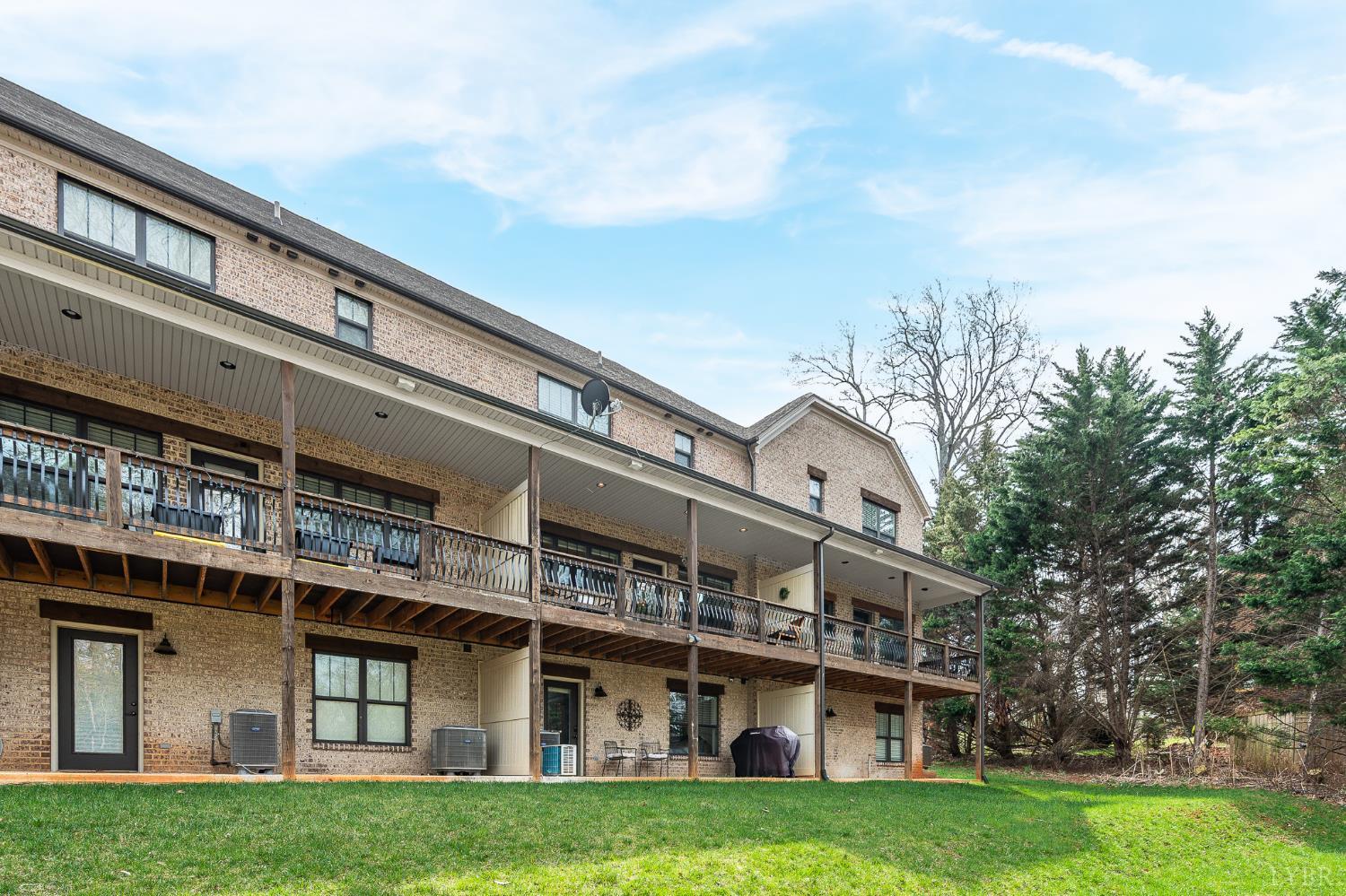 1249 Sleepy Oak Lane