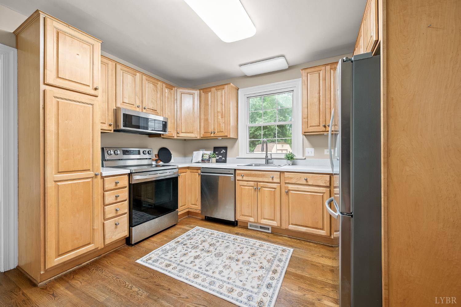3004 Ravenwood Drive