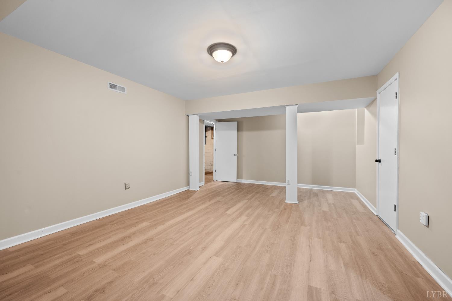 3004 Ravenwood Drive