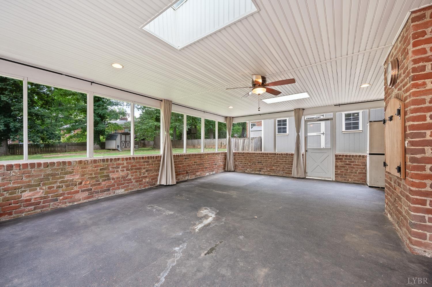 3004 Ravenwood Drive