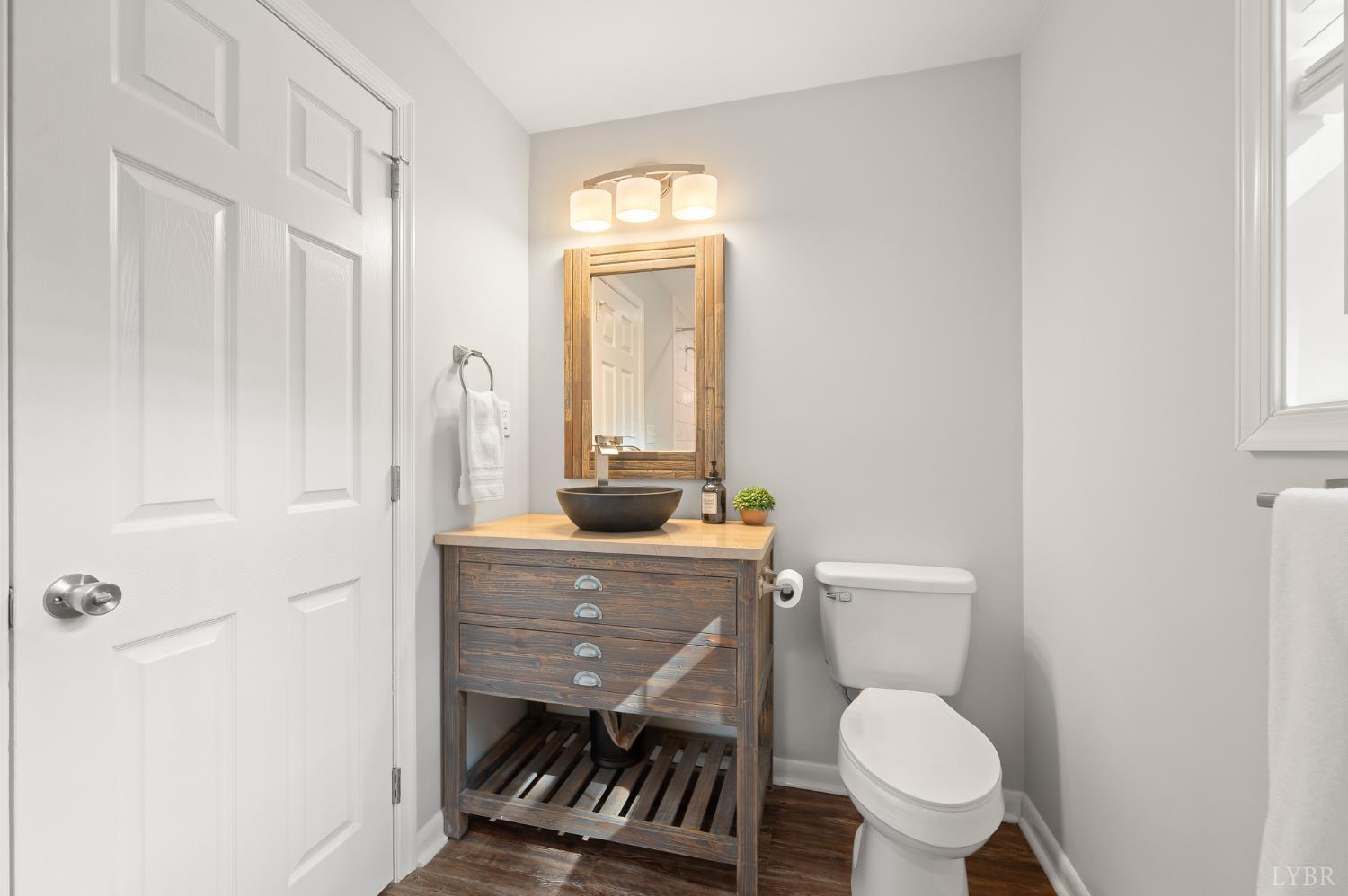 5104 Wedgewood Road