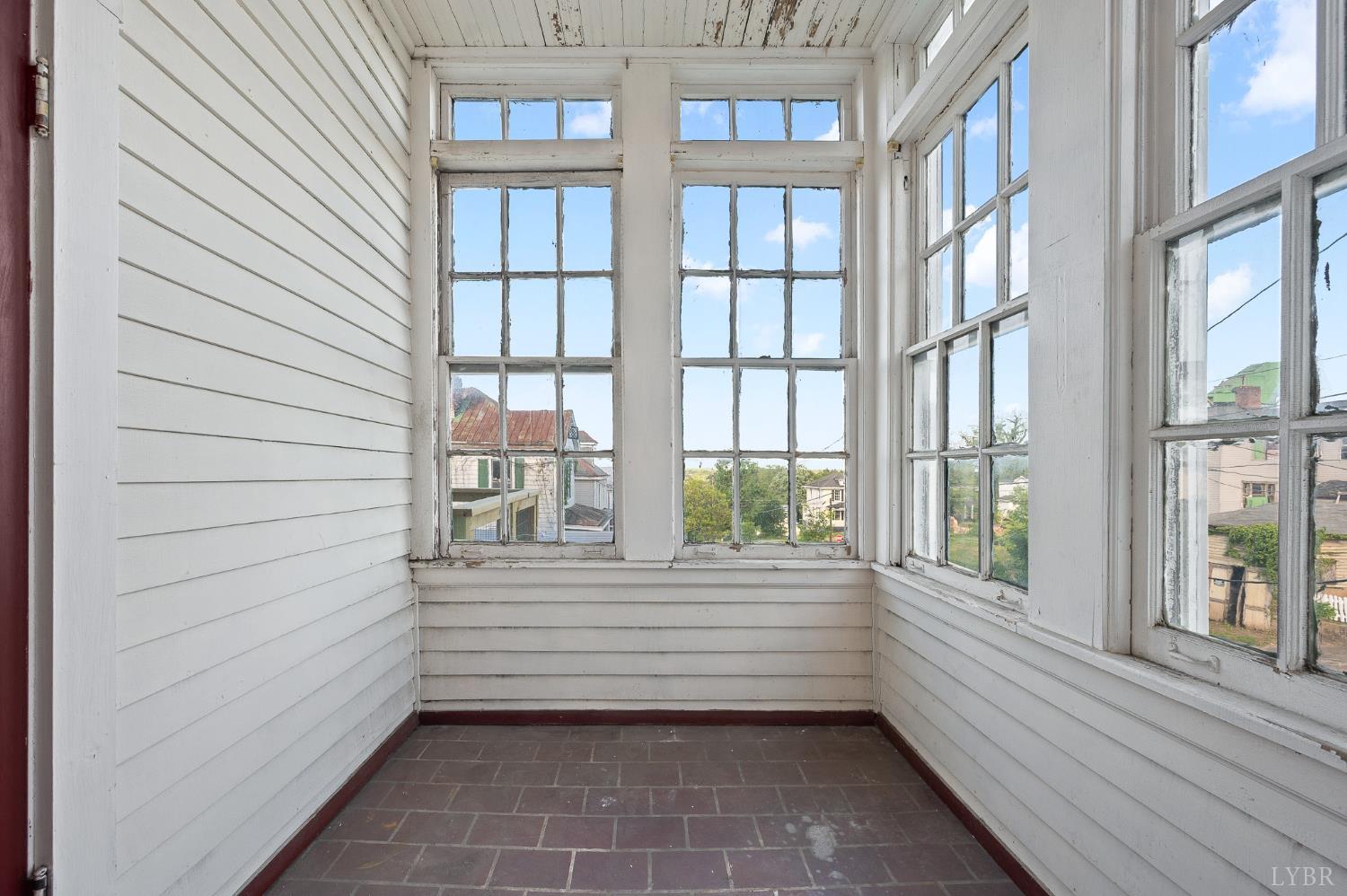 824 Floyd Street
