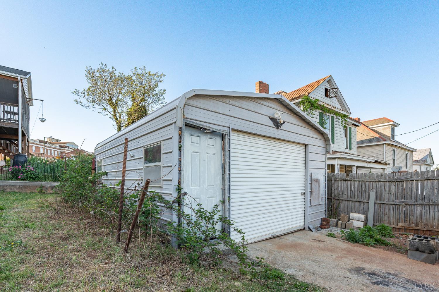 824 Floyd Street