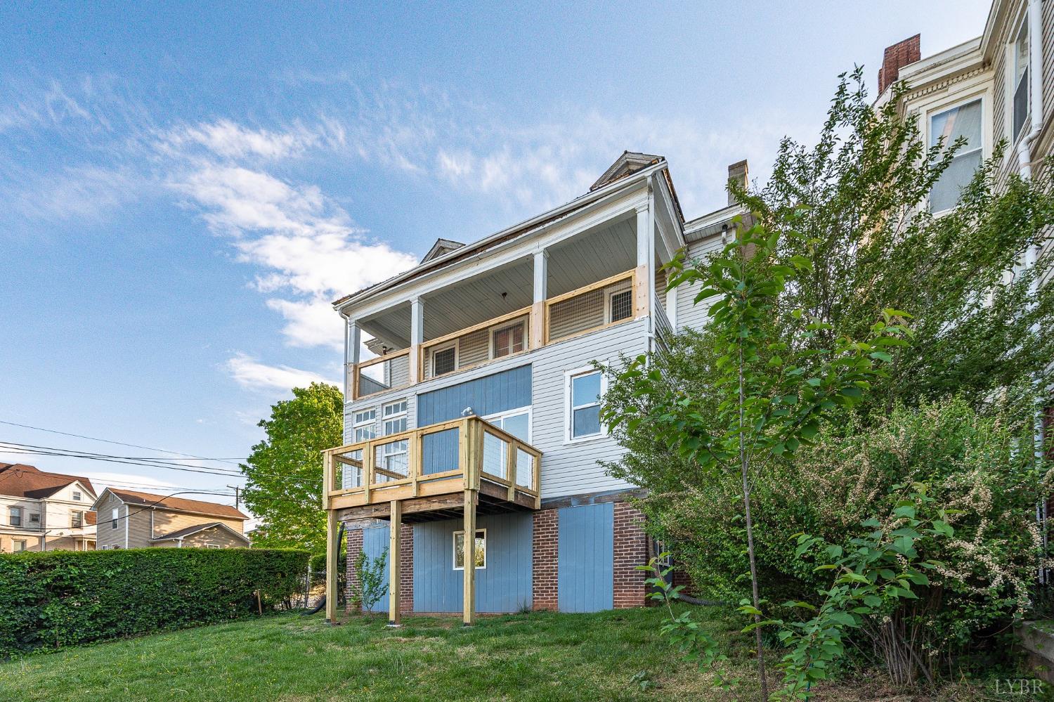 824 Floyd Street