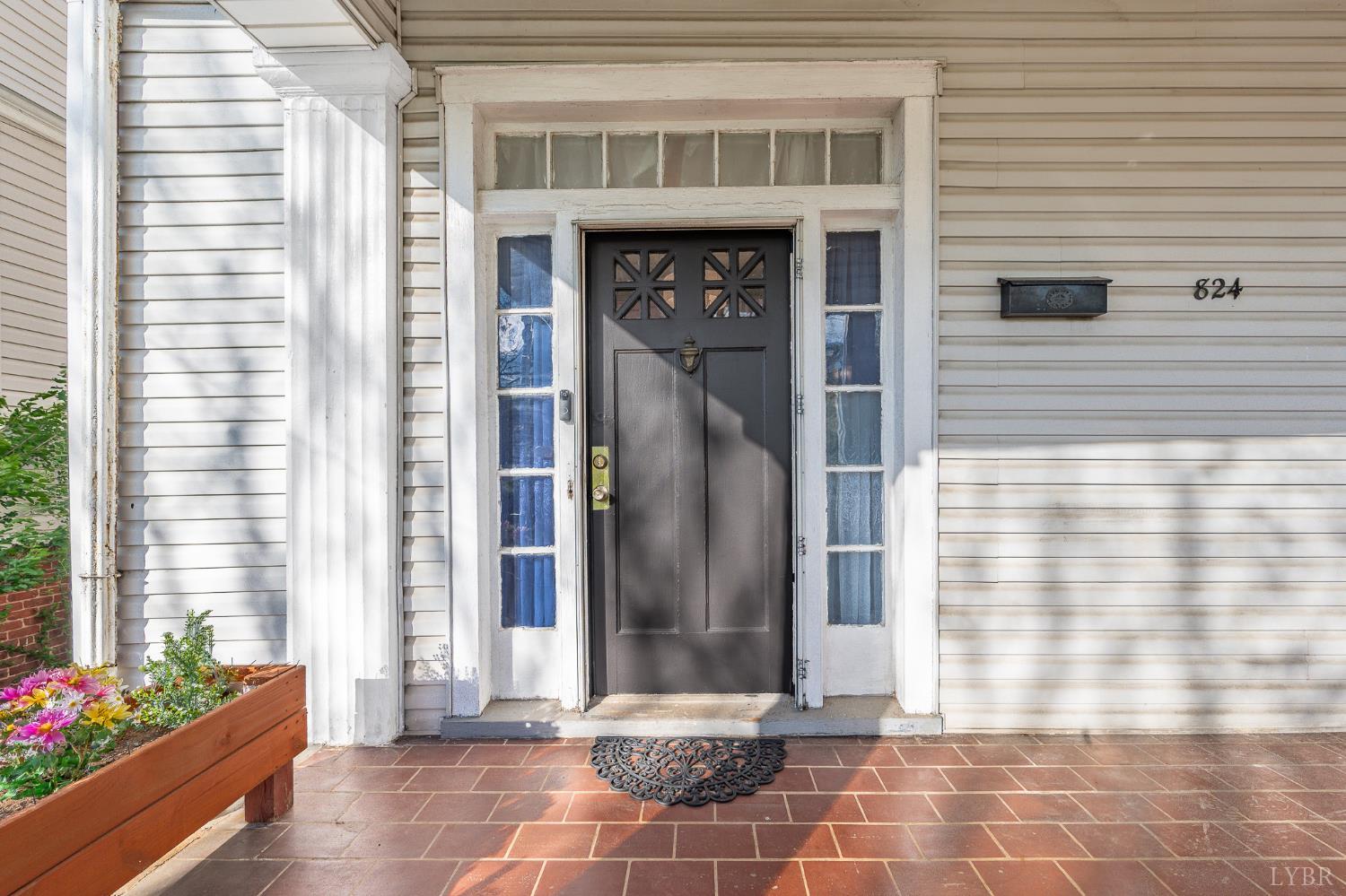 824 Floyd Street