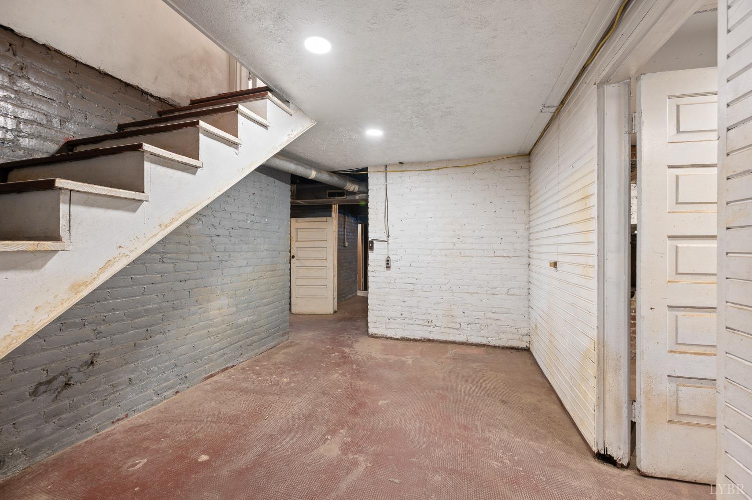 824 Floyd Street