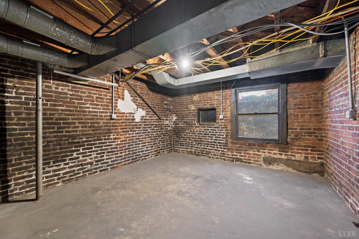 824 Floyd Street