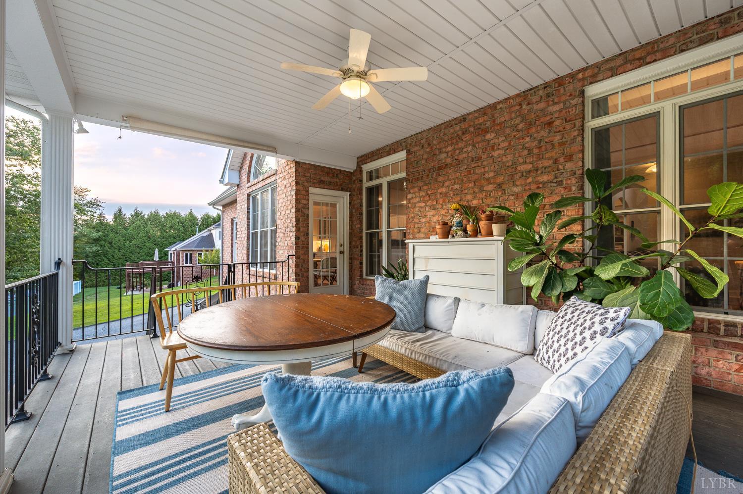 1118 Jefferson Dr W