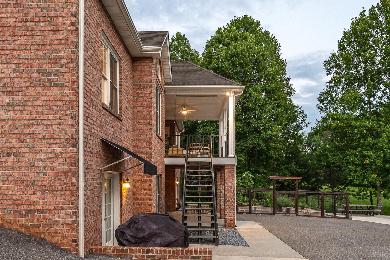 1118 Jefferson Dr W