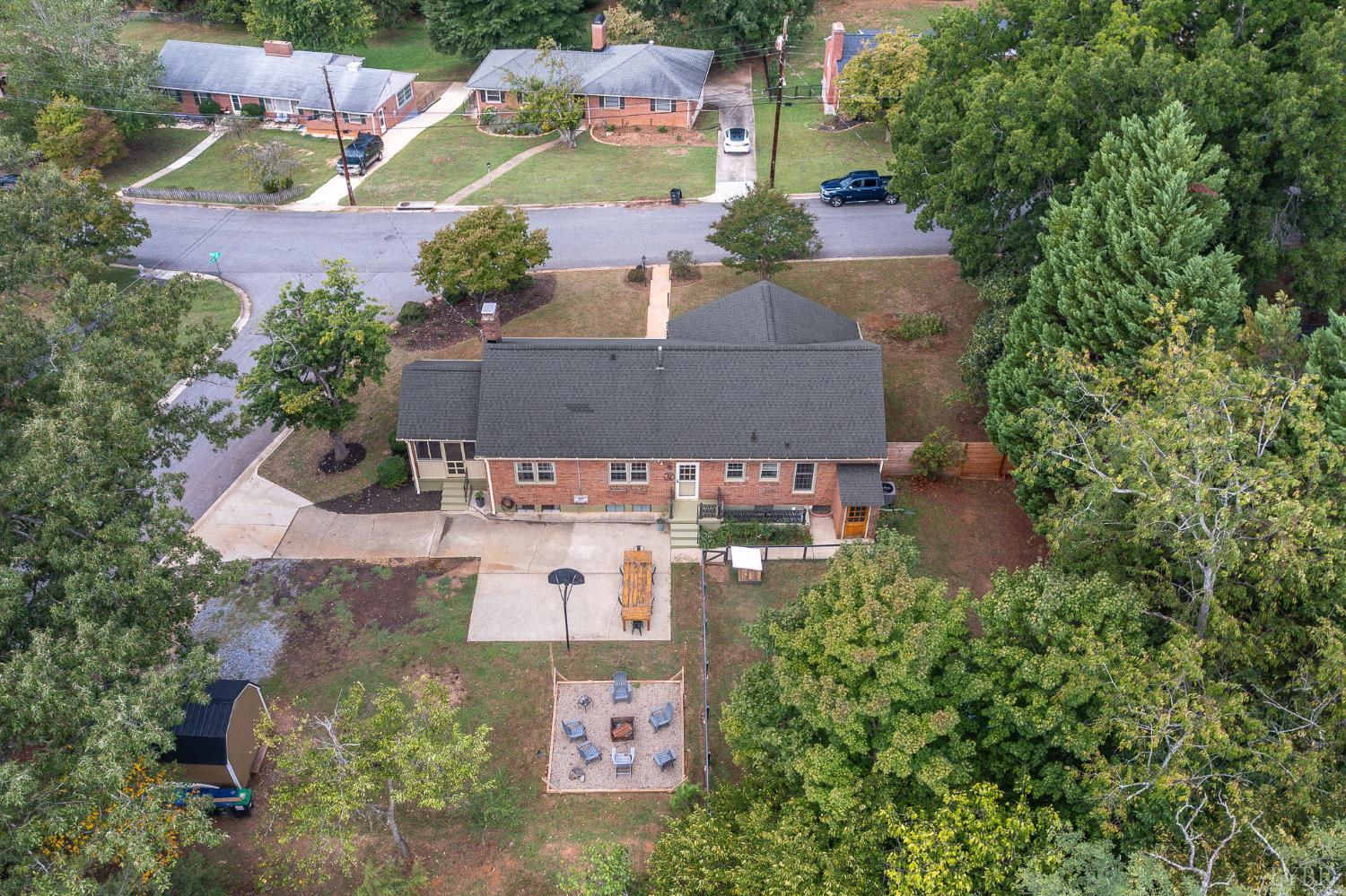 1264 Krise Circle