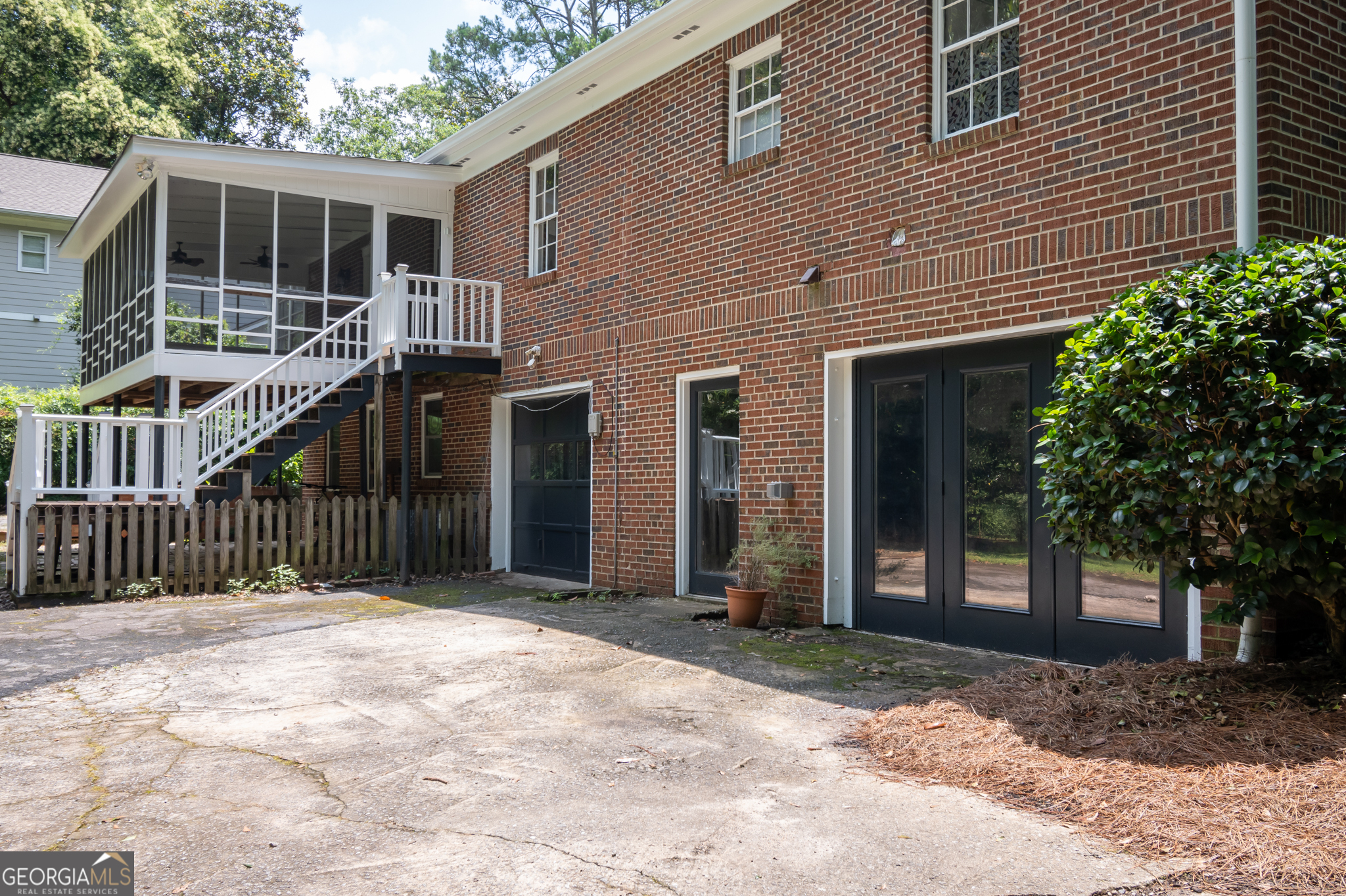 590 Highland Avenue