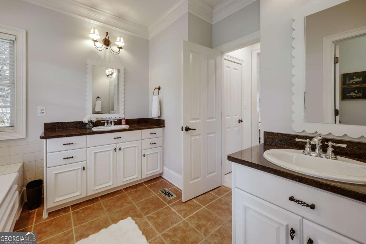 140 Cypress Manor Lane, Athens