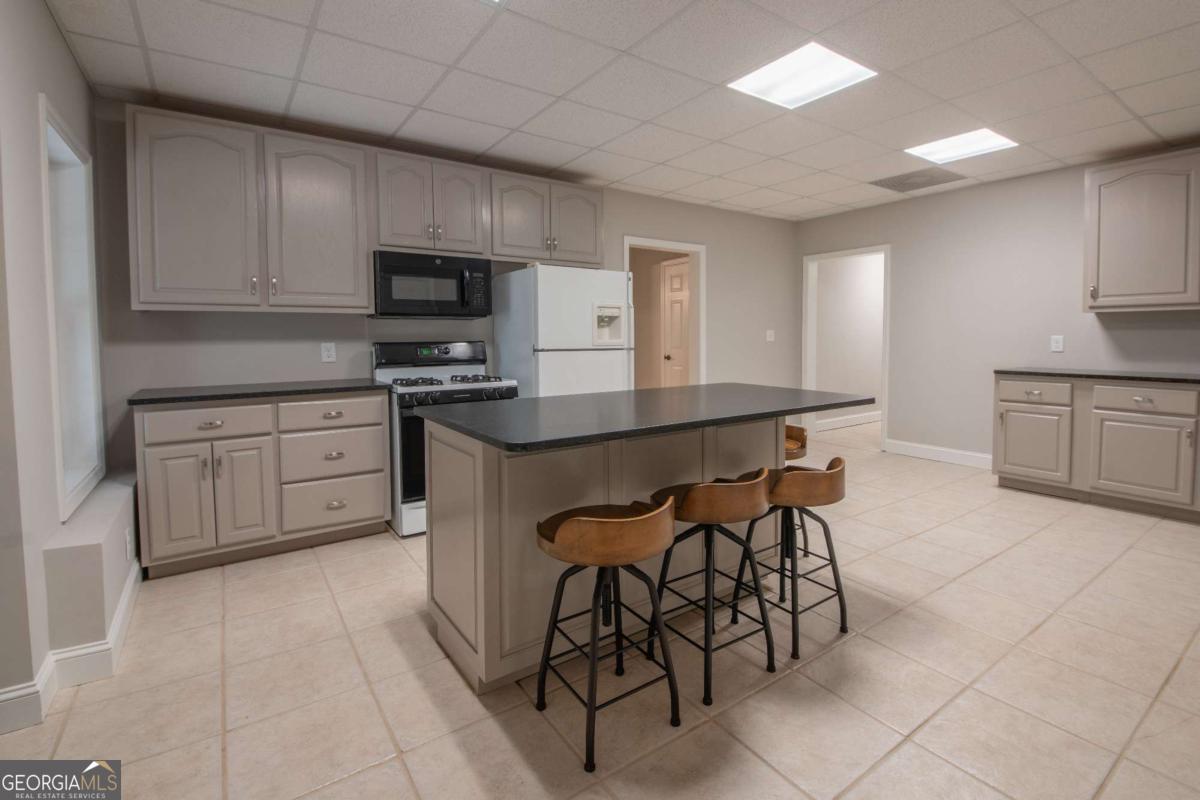 1221 Knob Creek Drive