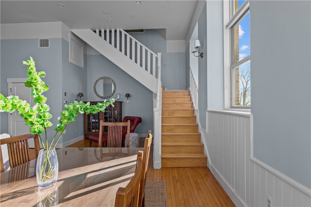 426 Spring Street 203