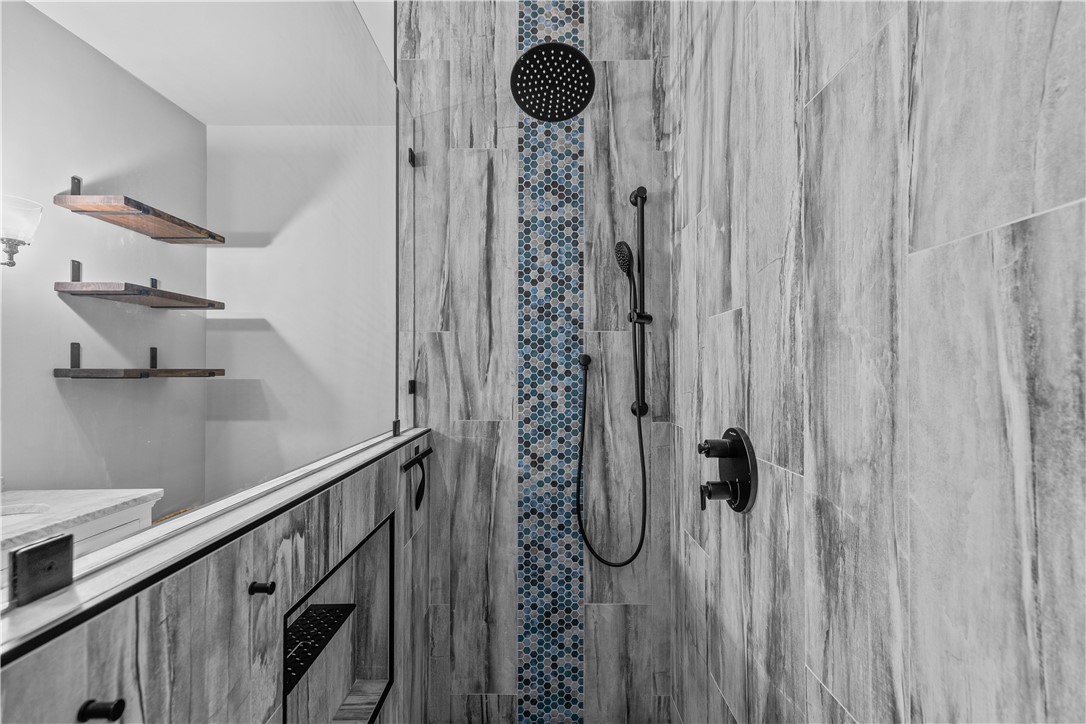 426 Spring Street 203