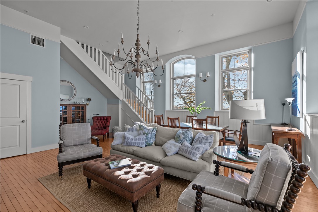 426 Spring Street 203