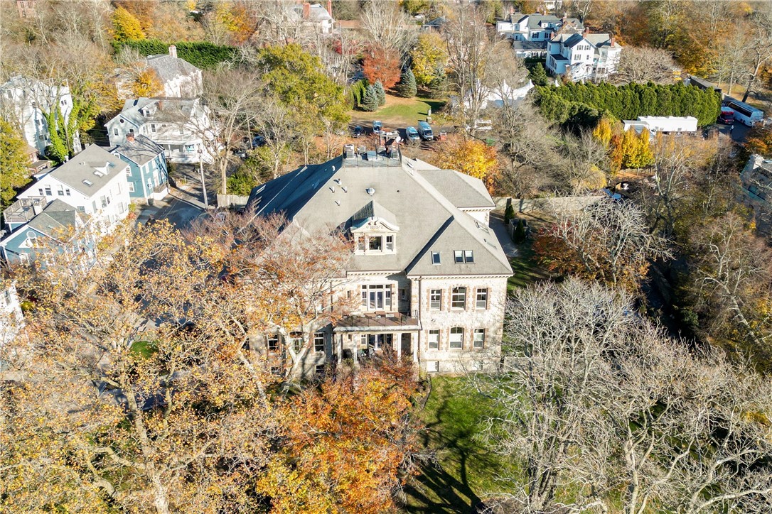 426 Spring Street 203