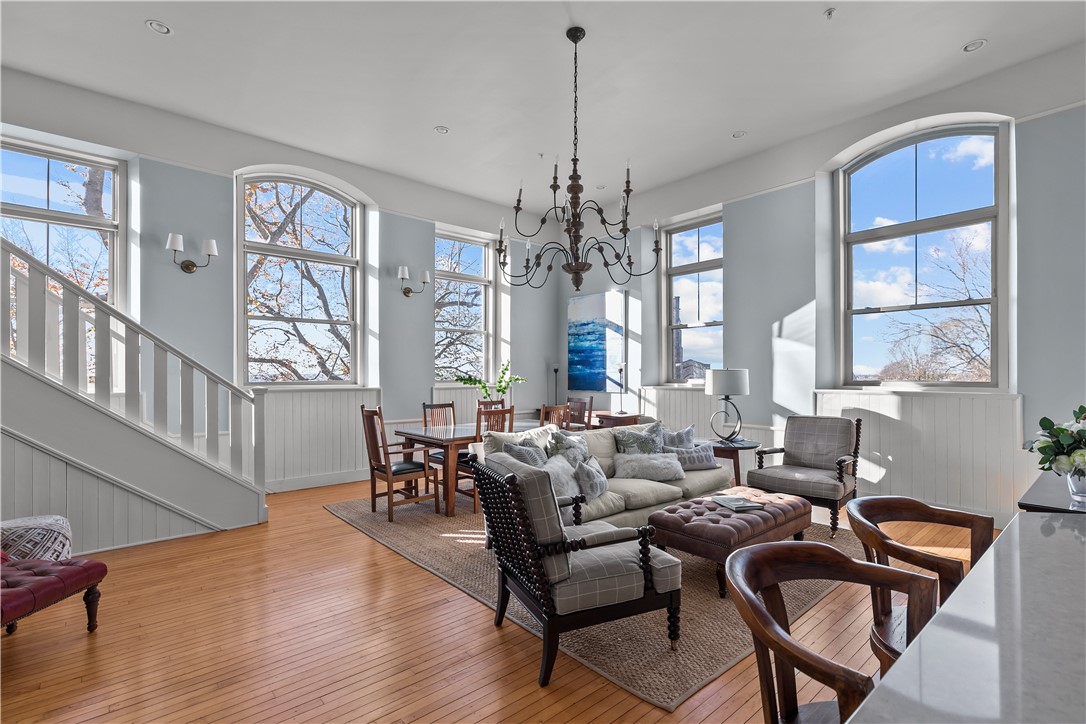 426 Spring Street 203