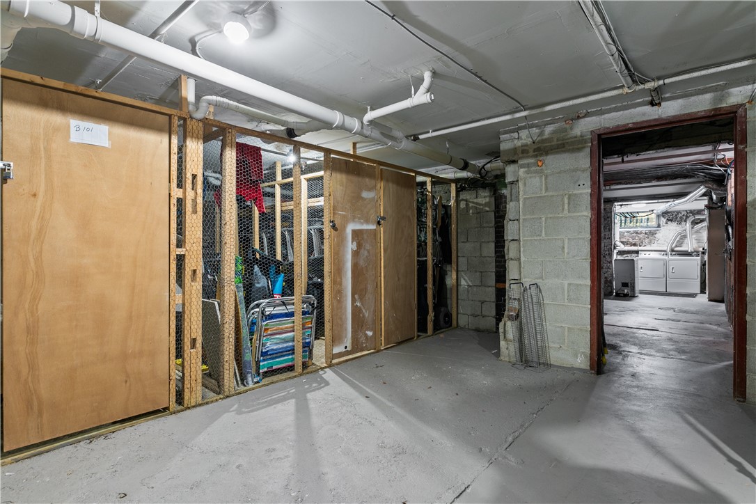 426 Spring Street 203