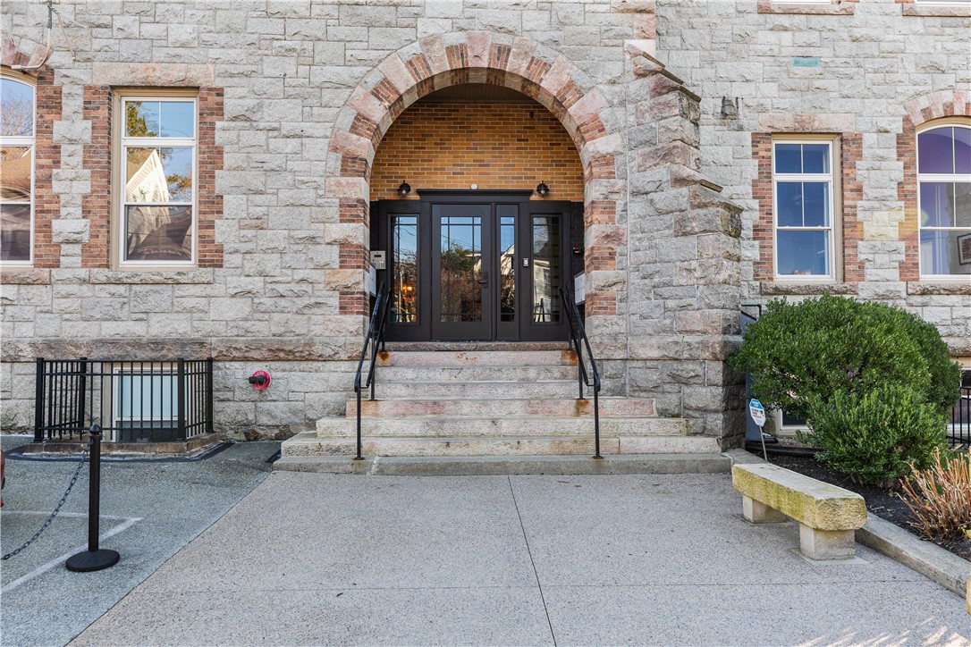 426 Spring Street 203