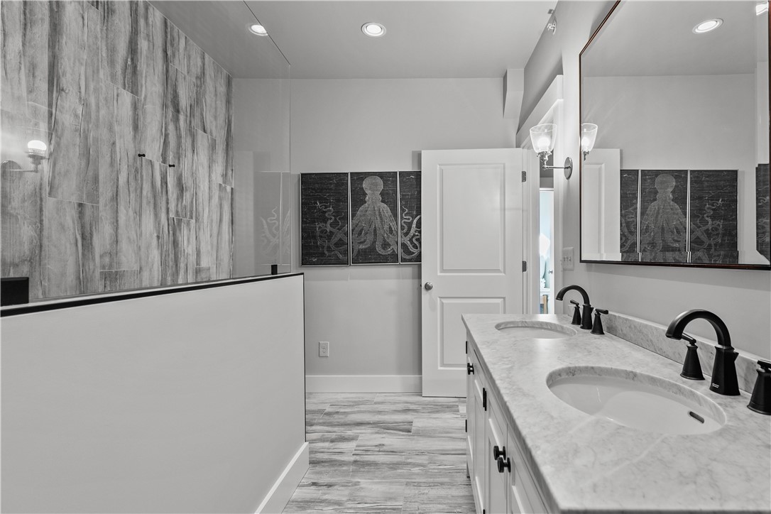 426 Spring Street 203