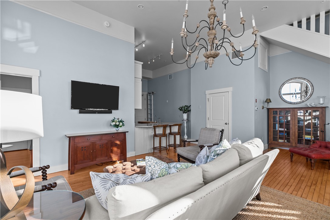 426 Spring Street 203