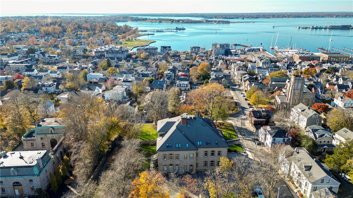 426 Spring Street 203