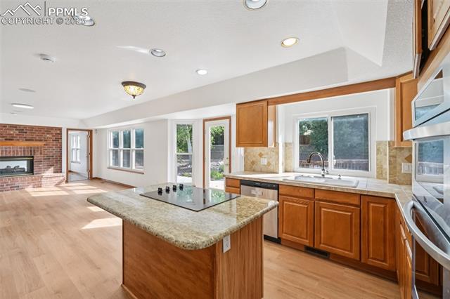 2460 Dunwood Court