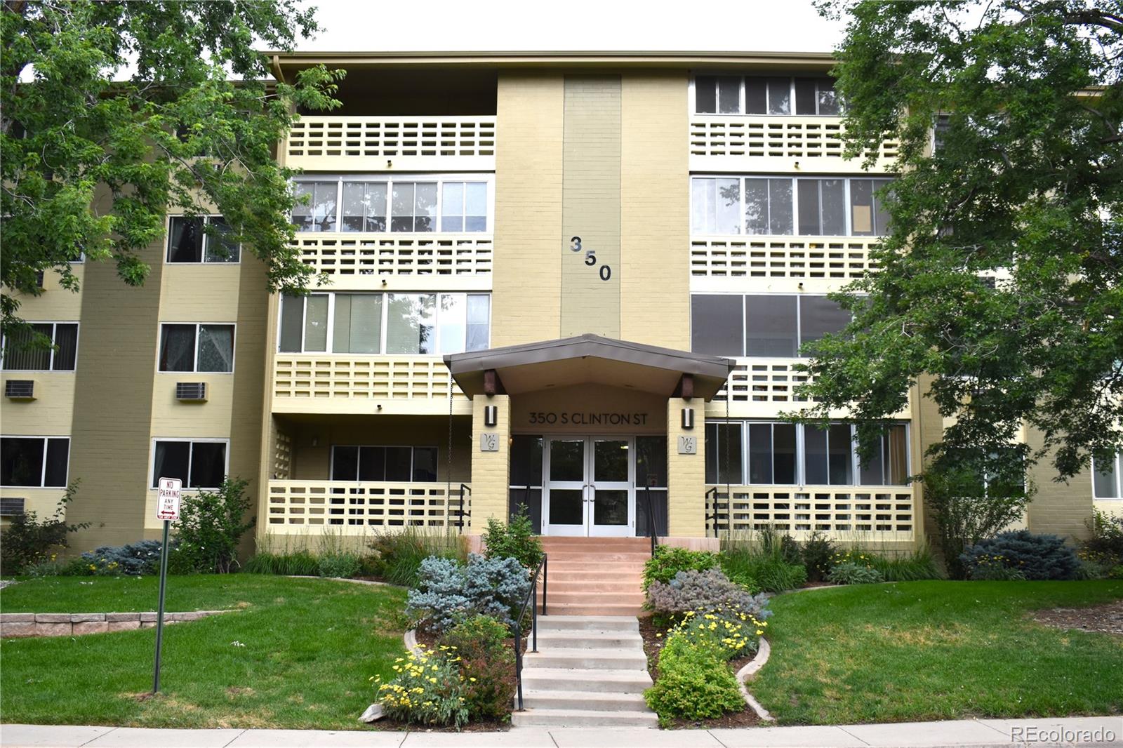 350 S Clinton Street Unit: 11D