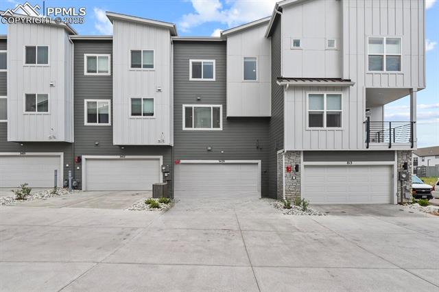 3439 Berg Point