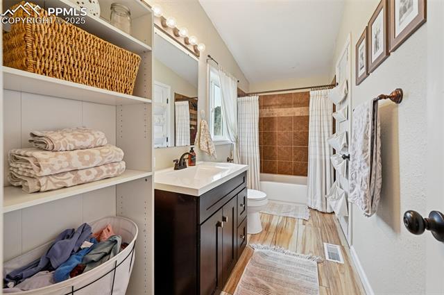 17220 Honeydew Court