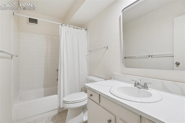 6980 E Girard Avenue 204