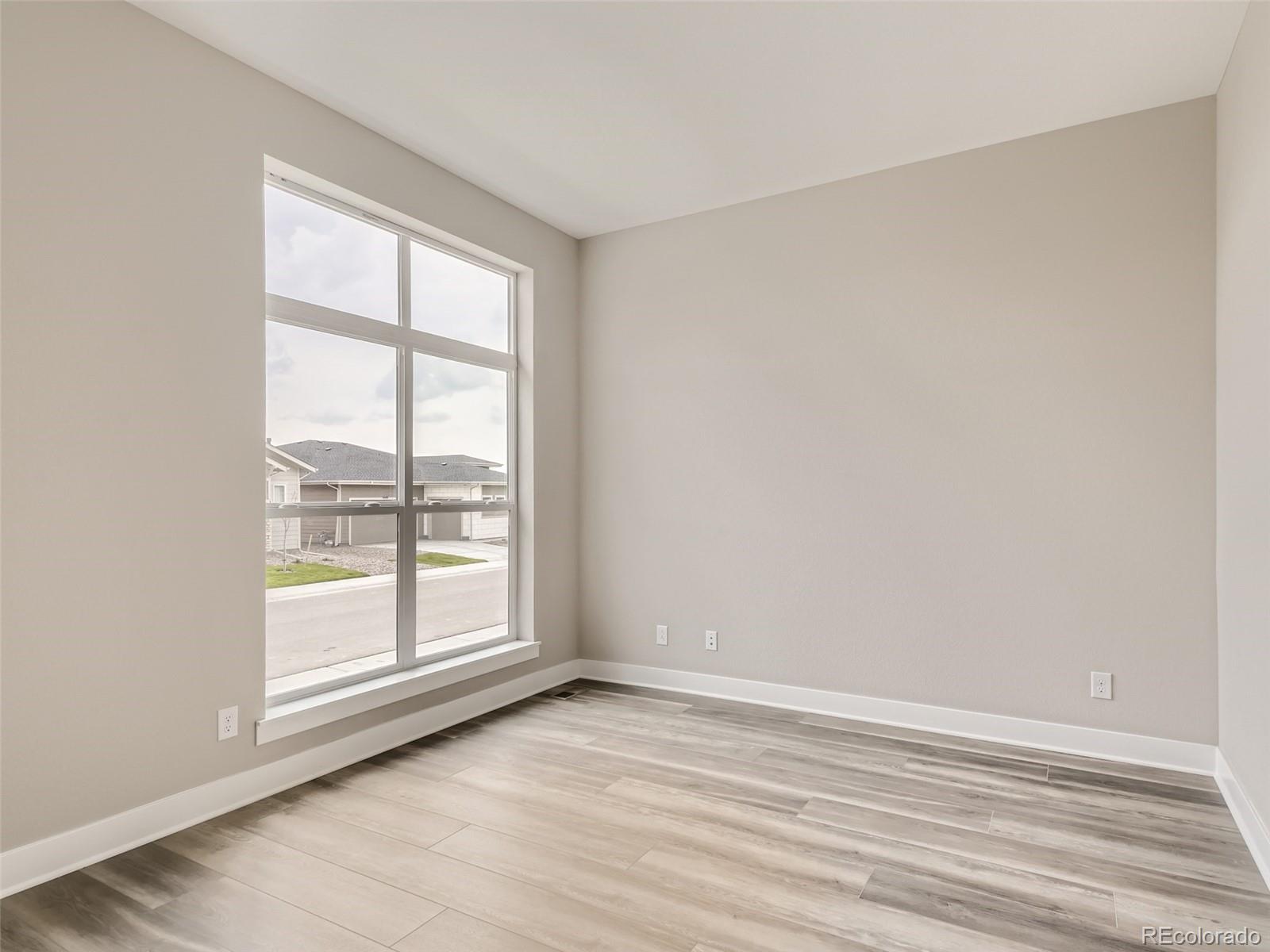 5572 Shadescale Way